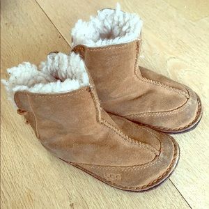 Kids size M UGGs
